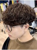 波巻きスパイラルパーマメンズマッシュツーブロックメンズパーマ