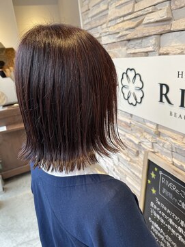 リバー(RIVER) 外はねミディアムボブ