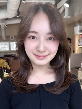 ティア(Tia.) ミディアムグレージュ/韓国風/髪質改善トリートメント/縮毛矯正