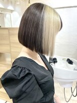エンバイユアーズ 飯田橋店(eN° by youres)&nbsp;前下がりボブ デザインカラー ホワイトブロンド 髪質改善 飯田橋