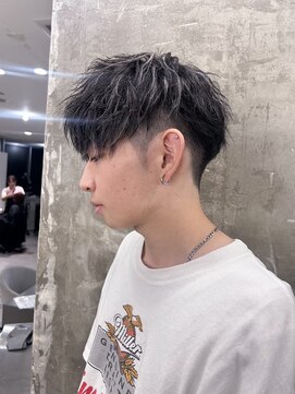 メンズサロン キング 心斎橋店(Men’s salon K!ng) ホワイトメッシュ/ツイスト/ツイスパ/パーマ/メンズ/眉毛/心斎橋