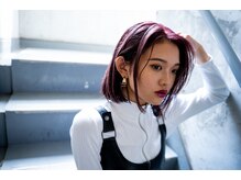 ダブルカラー(ブリーチ+全体カラー)でトレンド感あるカラーに♪