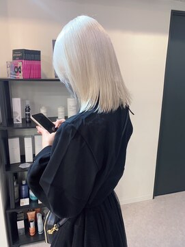 ペレ 原宿(PELE) ダブルカラー/ケアブリーチ/羽エクステ/原宿