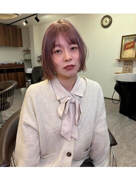 ナビ(nabi) レイヤーボブとハイトーンピンクベージュ