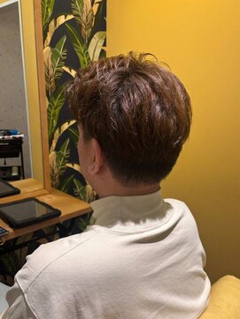 ムーン ティコブラーエ(moon tico brae) フェザーパーマ/シャドウパーマ/刈り上げセンター