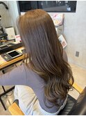 オリーブベージュ