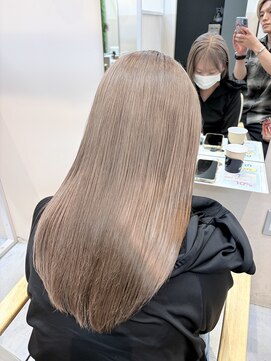 シダ(sida) ブリーチリタッチで繋ぐ「くすみミルクティベージュ」