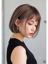 ファーレ(Fare)&nbsp;大人美人グレージュ×白髪ぼかしハイライトショートボブ
