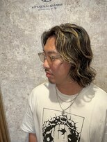キタセンジュバーバー バイ ティーズ(KITASENJU BARBER by T's) サーフカール ハイライト ロングヘア ロン毛