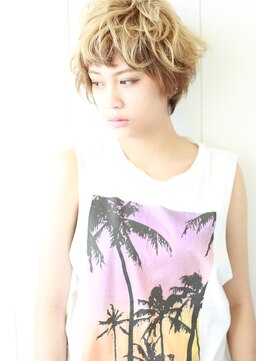 ヘアスペース リズム グリーン(Hair space Rizm green) ツートーンショート