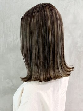 アイティー バイ アルバム 中野店(IT by ALBUM) ナチュラルロブ_オリーブカラーハイライトカラー_ba305064