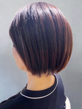 美容室フルール 透明感カラー★20代30代ハイライトブラウン小顔ショートボブ