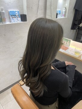 エクラートリアーラ 藤沢店(ECLART Reala) オリーブグレージュ