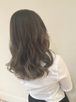 ラヴェ(LAWE.)&nbsp;赤味を抑えた！シルバーアッシュのメルトカラー♪