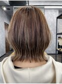 外ハネミディアムボブ