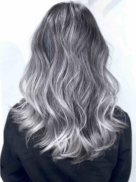 ブレイズヘアー(BLAZEhair) 【シルバー強め】ホワイトバレイヤージュ×ブリーチ3回