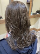 ルシードスタイルアイフラット(LUCIDO STYLE I-FLAT)&nbsp;白髪ぼかしハイライト×ミディアムレイヤー