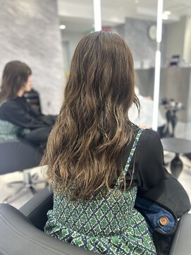 アルドーレフィエロ シンサイバシ(Ardore fiero shinsaibashi) ブリーチなしでできるオリーブベージュ