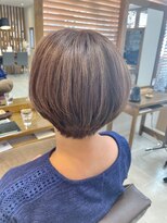 フラココ 荻窪店(hurakoko trico)&nbsp;[白髪ぼかしハイライト]石澤彩咲　ショートボブ×白髪ぼかし