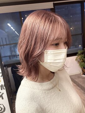 コワファーストナガサキシャンプーボーイ(COIFF1RST NAGASAKI SHAMPOO BOY) ブリーチ1回 ピンクベージュ