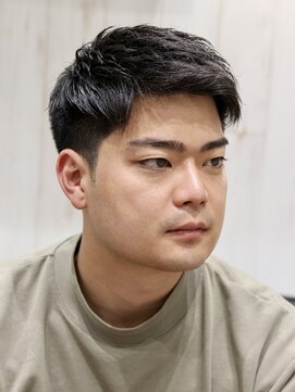 ヨシザワインク プレミアム 横浜 桜木町店(YOSHIZAWA Inc. PREMIUM) 短髪ツーブロック刈り上げ黒髪アップバング