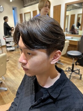 エクリ 麻布十番(equri) ニュアンスパーマセンターパート