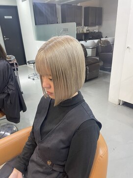 レックス 中野(rex) ホワイトブロンド　ミニボブ