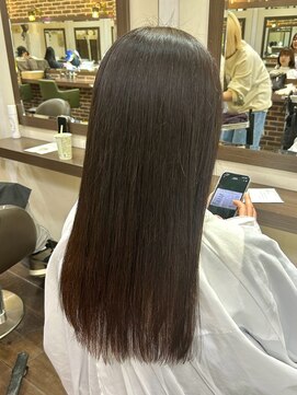 ヘアーアンドメイク ビス(HAIR&MAKE bis) 梅雨時期におすすめ!縮毛矯正【唐木彩華】