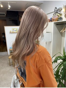 オリビアヘアー(OLIVIA HAIR) 大学生の初ブリーチでつくるピンクベージュ