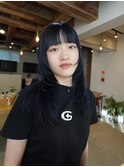 ネイビーグレーネイビーブルーワイドバングレイヤーカット