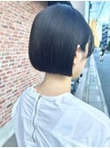 20代30代透明感暗髪アッシュブルーグレージュ丸みボブ