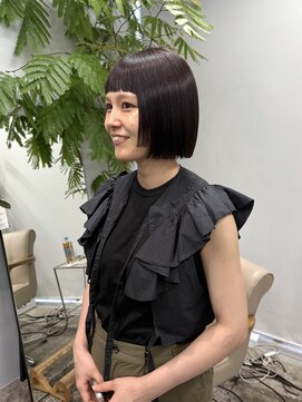 ウーフ(U-fu) オン眉 オン眉ボブ ぱっつんボブ 切りっぱなしボブ 大人ボブ