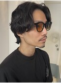 ウェーブパーマセンターパート毛流れヘア綾野剛ヘアウルフパーマ