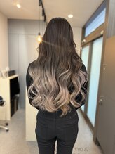 ブロンド(Blonde)&nbsp;グラデーションカラー　ホワイトシルバー