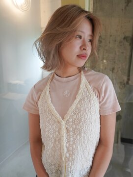 ノエマ イチノミヤ(NOEMA ICHINOMIYA) レイヤーボブ×ハイトーンカラー