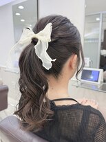 オフ(off)&nbsp;「大きめリボンが可愛い♪ポニーテールアレンジ