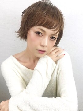 ブレス(Bless) 外ハネ×ショートバング