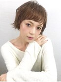 外ハネ×ショートバング