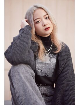 ヘアサロン ドットプラス 町田店(dot. plus) ブリーチ×ホワイトベージュ