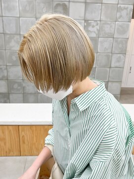 トゥコ(tuco) ミニボブ　ブロンドベージュ　ハイトーン