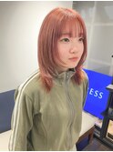 ミディアム　レイヤー　顔周り　ピンクベージュ　ブリーチ　原宿
