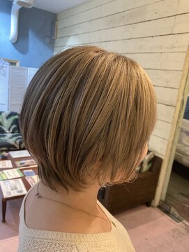 ティキ ヘアーワークス(TiKi Hair Works) おとなショートボブ