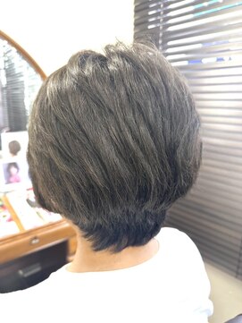 アルファ インタラクティブ エム フラワー(ALUFA interactive.M Flower) 大人ショート脱白髪染めイルミナカラーハイライト40代50代