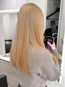 ロイオブジゼル(roi of GiseL) ハイトーン ブリーチ ダブルカラー ミルクティーベージュ 20代