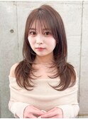 グレージュブラウン/ミディアムレイヤー/韓国巻き/顔周りカット