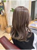 レイヤーカット・ベージュハイライト