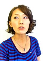 レーザ(reza HM)&nbsp;遊び心をプラスした大人可愛いカールスタイル