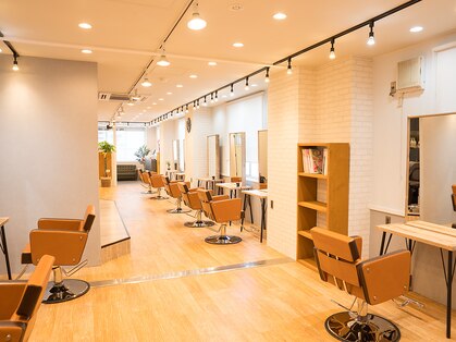 アグ ヘアー ジュエン 三島駅前店(Agu hair juen)の写真