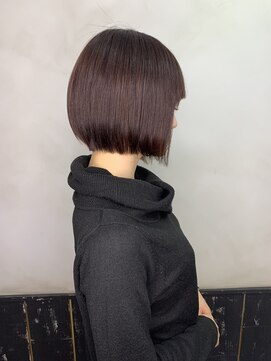 オースト ヘアー ステラ 新宿店(Aust hair Stella) ナチュラル前下がりボブ×ボルドー 20代 30代 40代　新宿/美容室