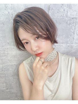 ブリス(VLISS) ベージュカラー×ショートボブ